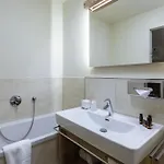 מלון דירות Avenida Mountain 4*