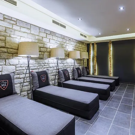 Avenida Mountain Aparthotel