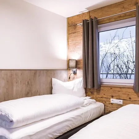 Avenida Mountain Aparthotel