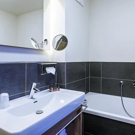 Avenida Mountain Aparthotel 4*